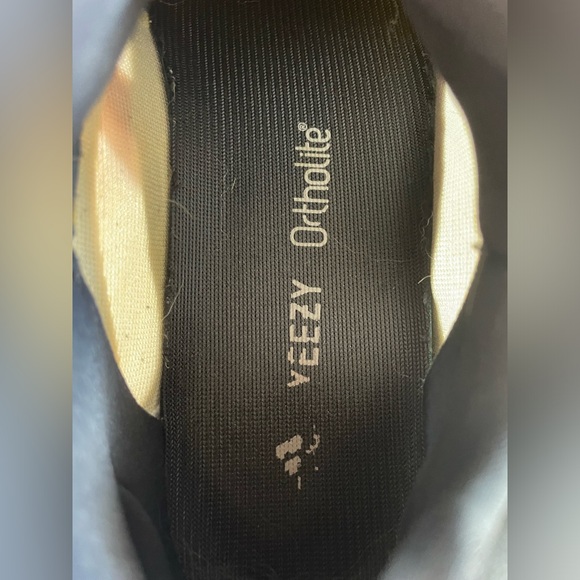 Athletic_Shoes